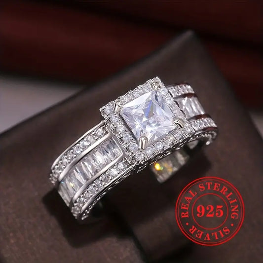 925 Silver 7,7g inlaid shiny synthetic zirconia Ring